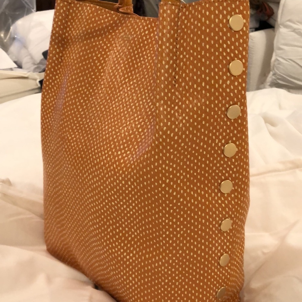 HAMMITT OLIVER SHOULDER BAG in Apricot Tan NWT + LEVY WALLET/CB NWOT - Picture 3 of 16